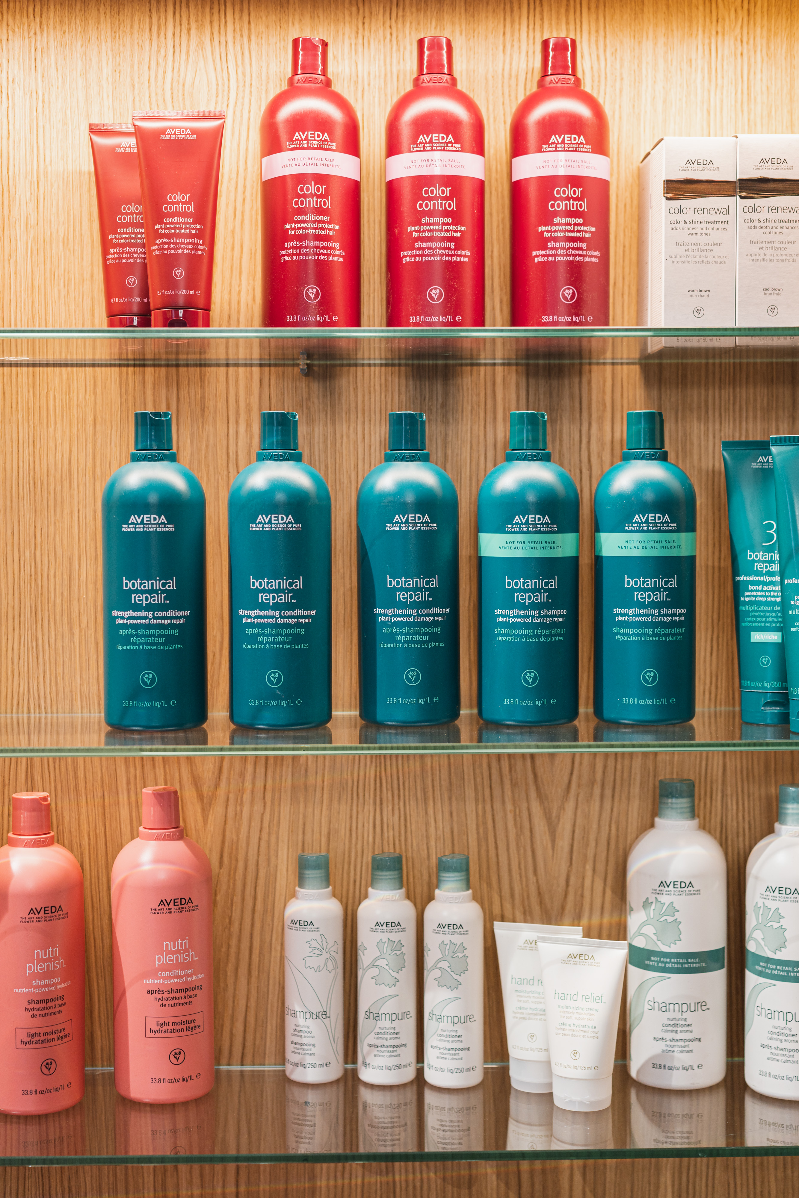 AVEDA Haarpflegeprodukte im Hauke Schmidt Salon Berlin-Mitte